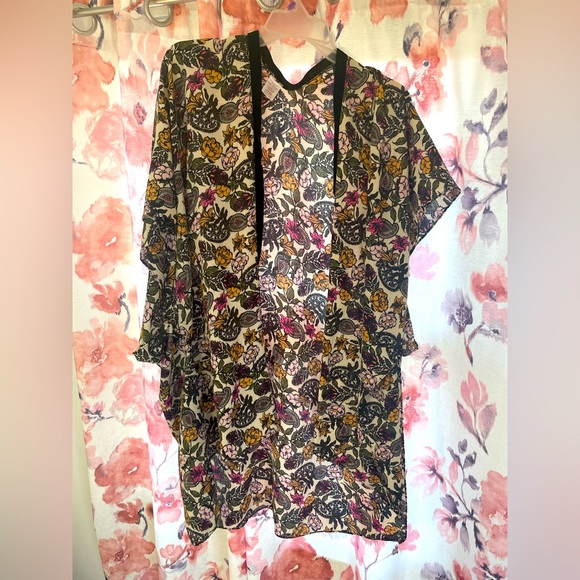 Tops - Plant print kimono, one size women’s